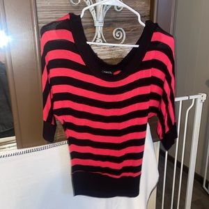 Rue 21, off the shoulder (either side) top. No tag but is a Sz med. Very cute.